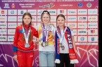 Юные летающие лыжницы из Кудымкара достигли высоких результатов в турнире «Рождественское турне»