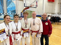 Спортсмены по самбо и рукопашному бою занимают призовые места