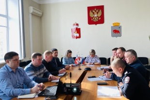 Совещание при главе Кудымкарского муниципального округа Натальи Стояновой с руководителями предприятий сферы ЖКХ и руководителями федеральных и краевых служб.